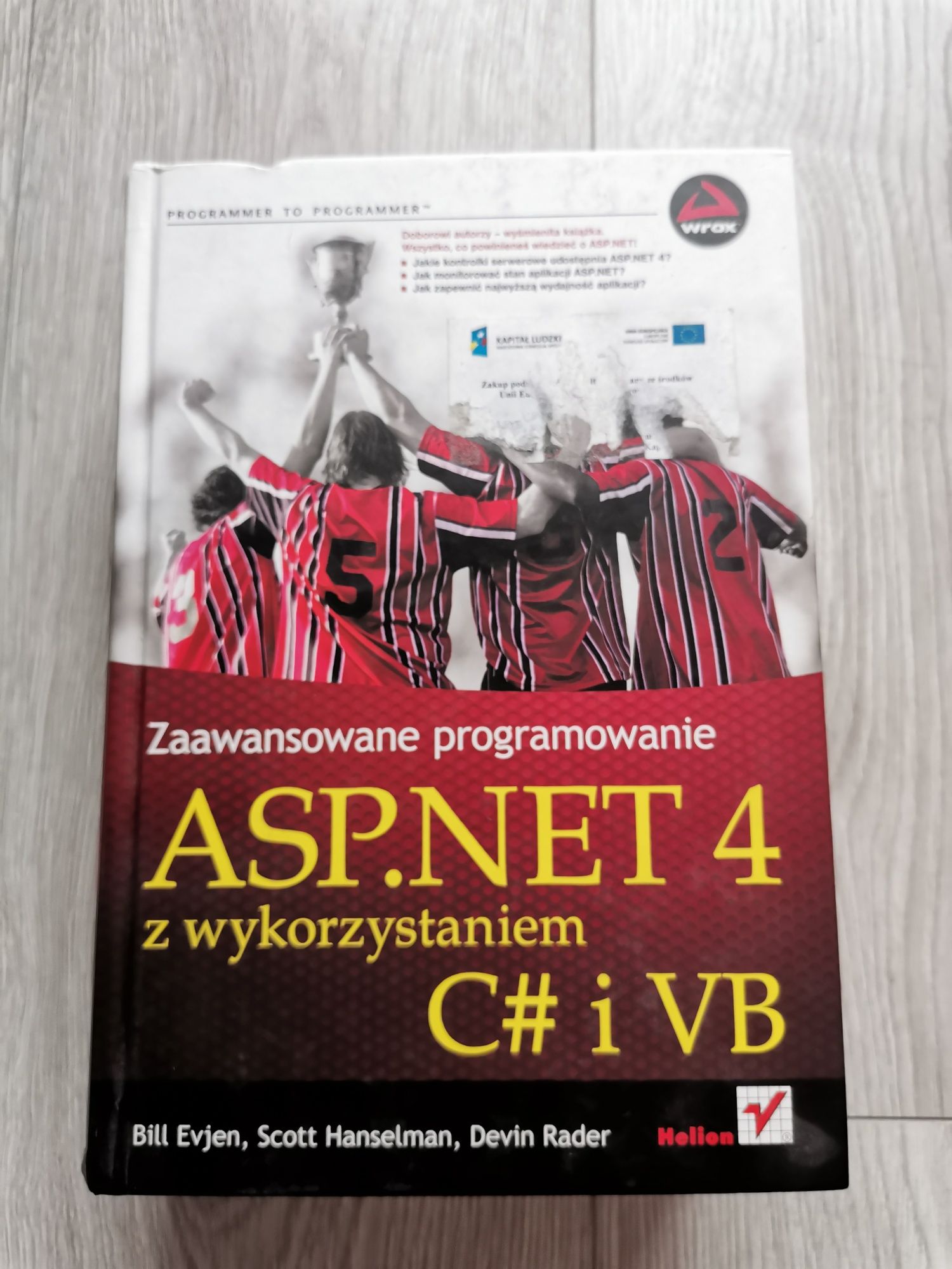 ASP.NET 4 z wykorzystaniem C# i VB