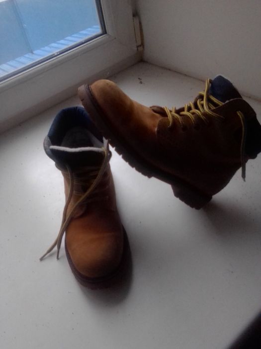 Женские зимние ботинки