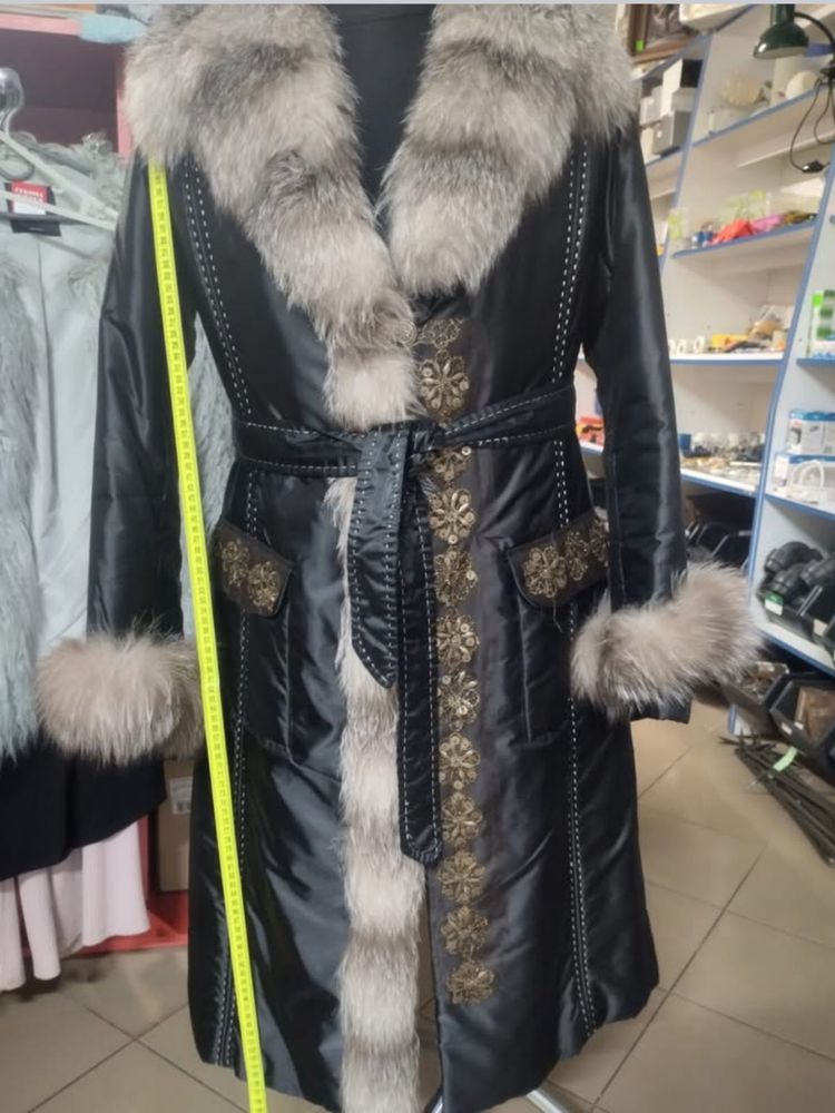 Жіноче зимове пальто