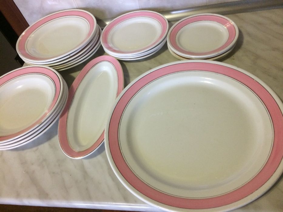 Набор тарелок с клеймом Каменнобродского фаянсового з-да.