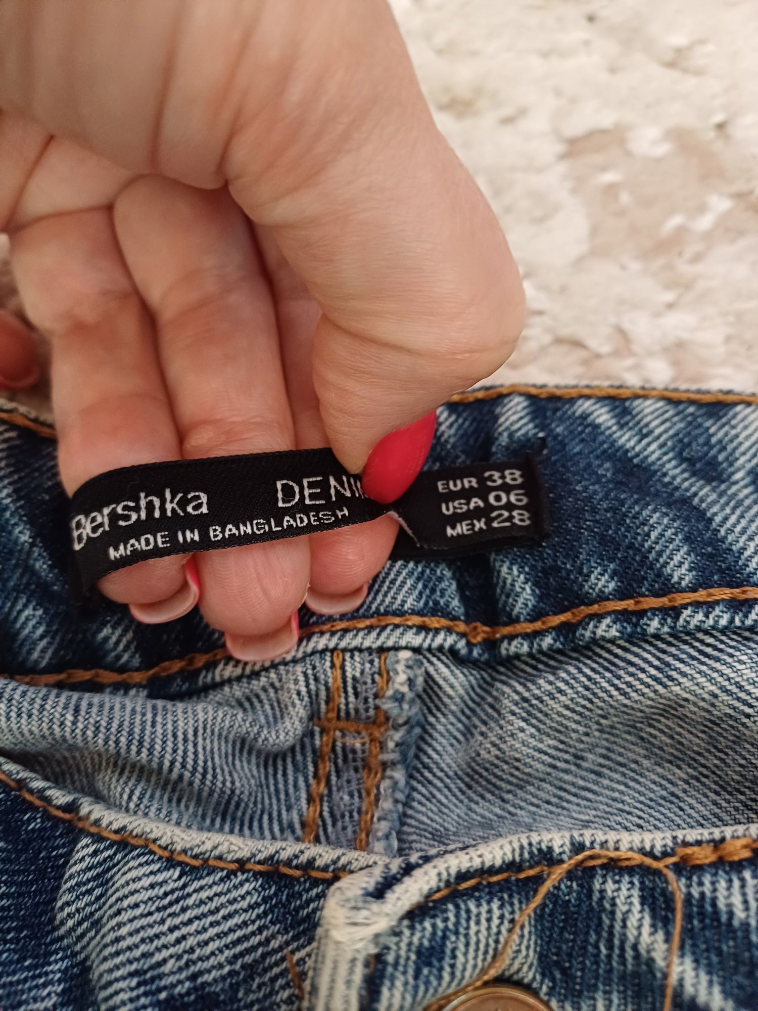 Джинсы Bershka момы