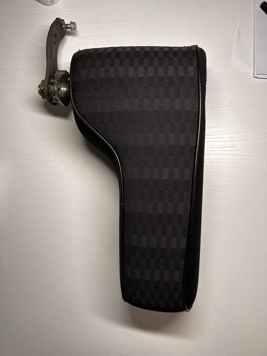 Mercedes 190 w201 Podłokietnik szaro czarny stan BDB