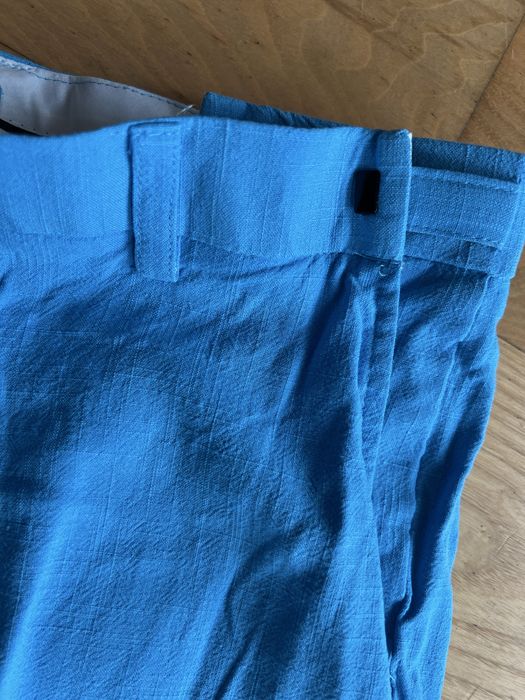 Błękitny lniany garnitur