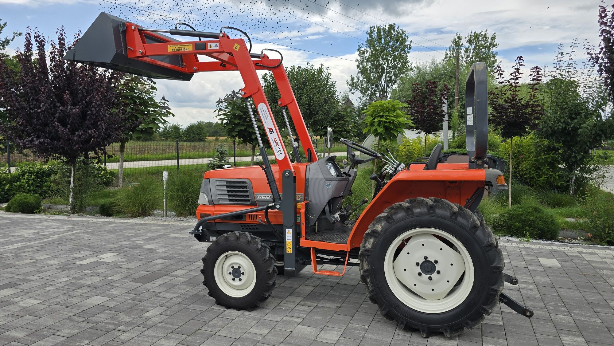 Japoński Traktorek Kubota 22KM 4x4 z Turem + Łycha
