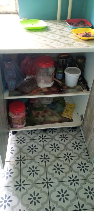 Продается кухонный шкафчик 50-60 почти новый