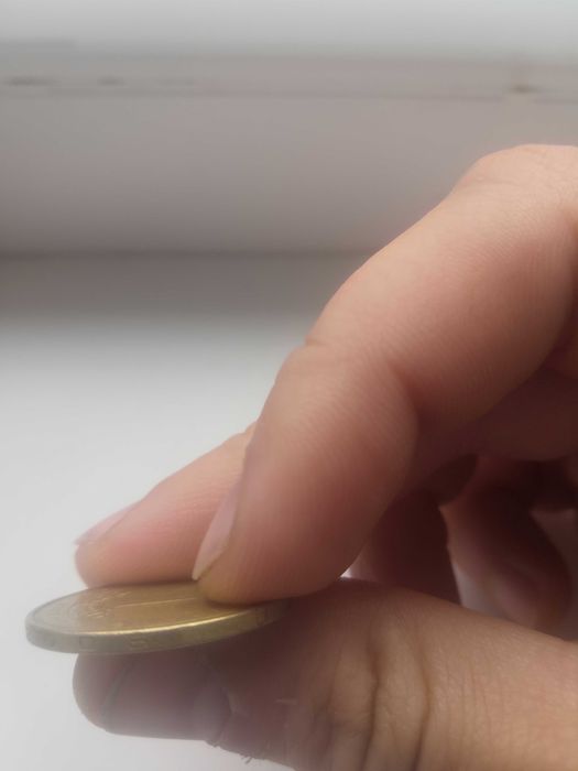 Продам монету номіналом одна гривня. Монета 2006 року випуску.
