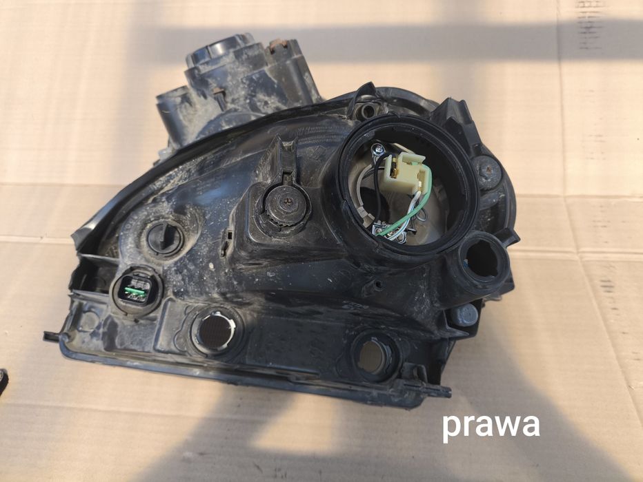 Lampa przednia 92102-2XXX HYUNDAI TUSCON 2008  komplet prawa/lewa