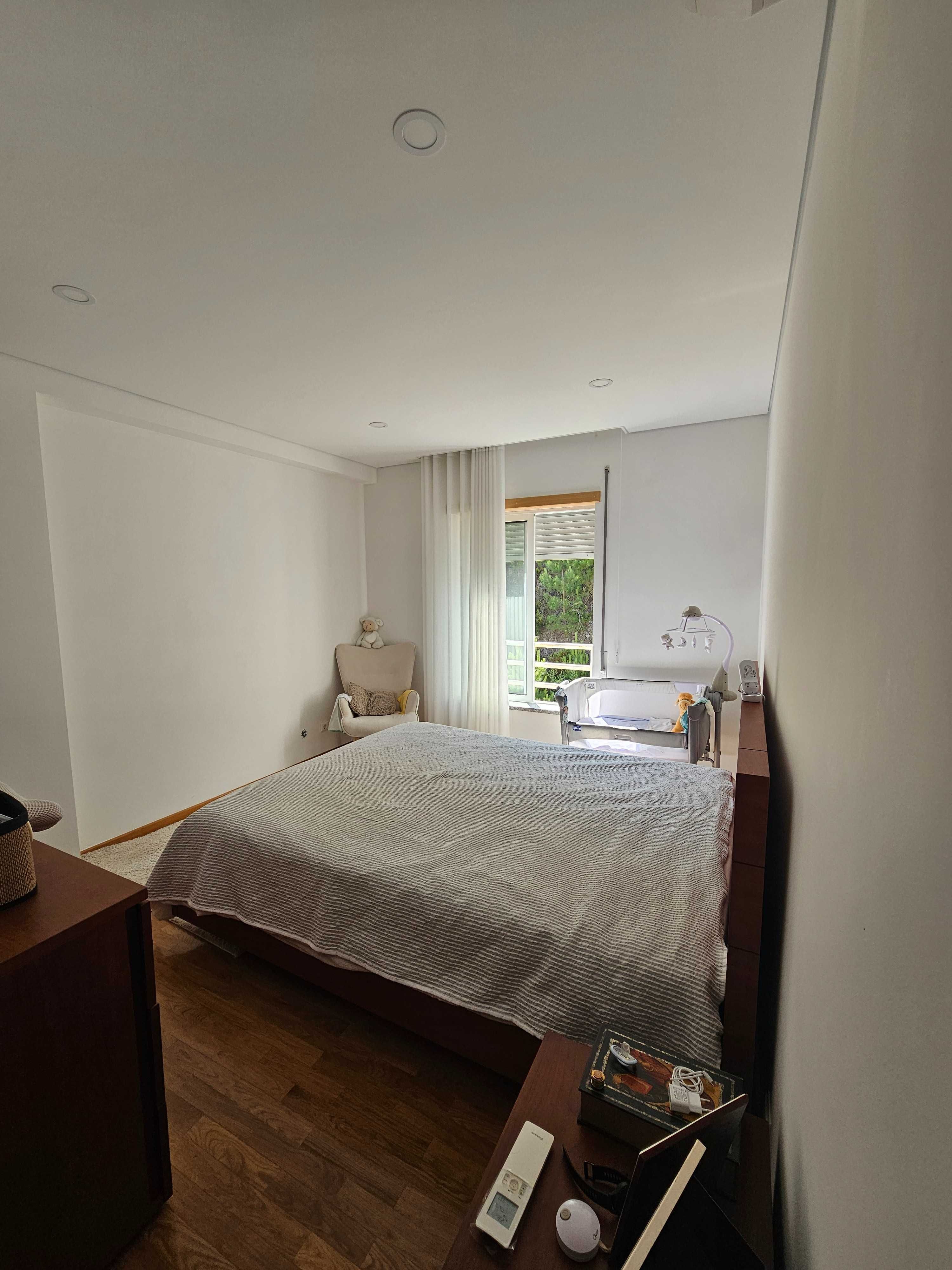 Venda de Apartamento T3 (c/ garagem e terraço)