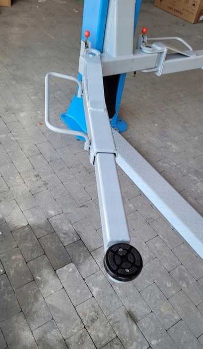 Podnośnik dwukolumnowy 4T, automat Bestlife 240 expert, długie ramiona