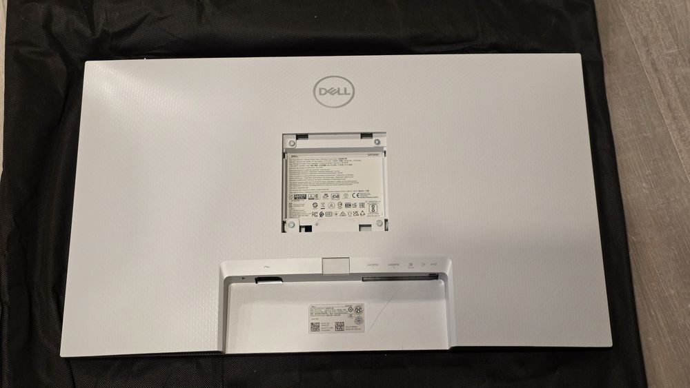 Monitor Dell S2722QC