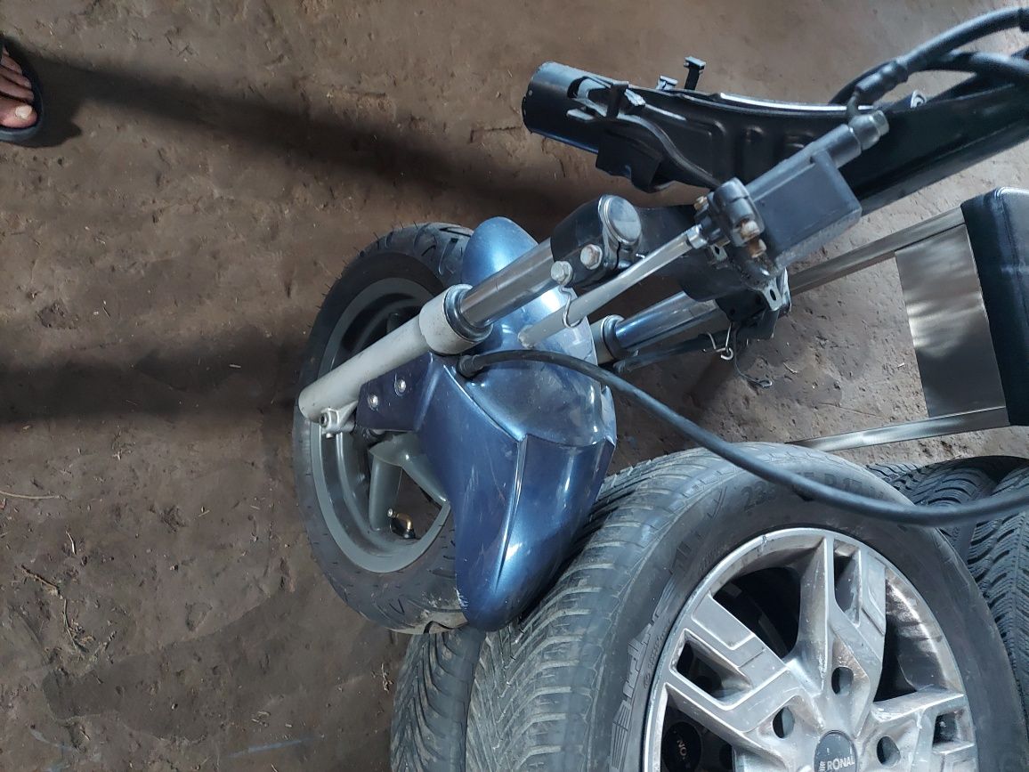 Zawieszenie przód lagi koło widełki hamulce Aprilia Leonardo 125