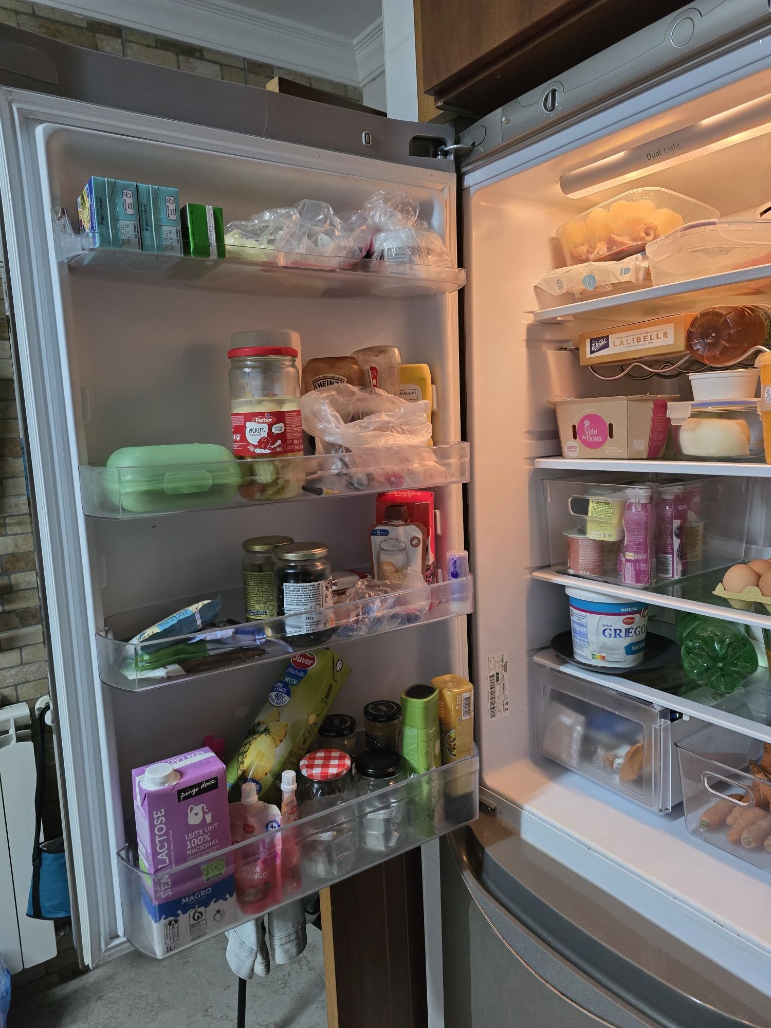 Vendo frigorífico Hotpoint em bom estado