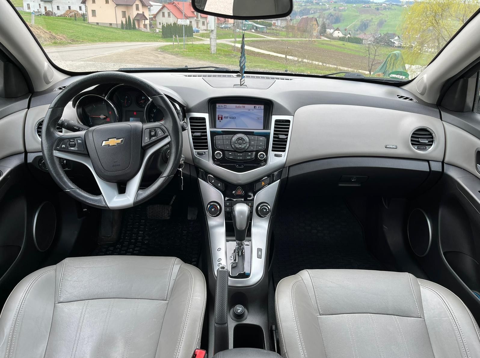 Chevrolet Cruze automat 2011