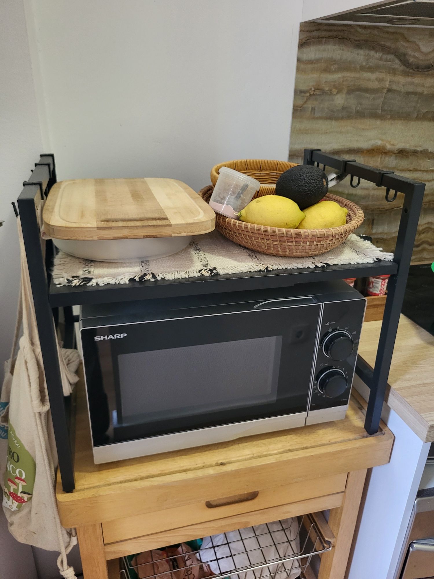 Mesa de apoio cozinha + prateleira de microondas