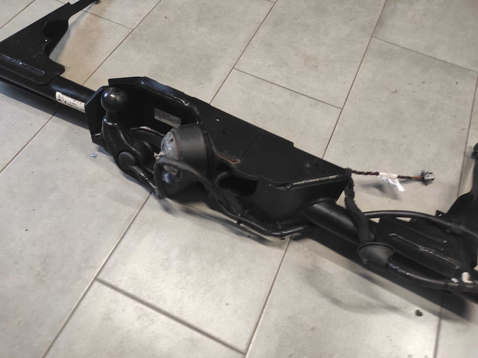 Oryginalny Hak holowniczy VW Touran III 15-