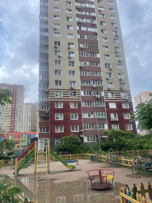 Продажа 2-х комнатной видовой квартиры Русовая 3А