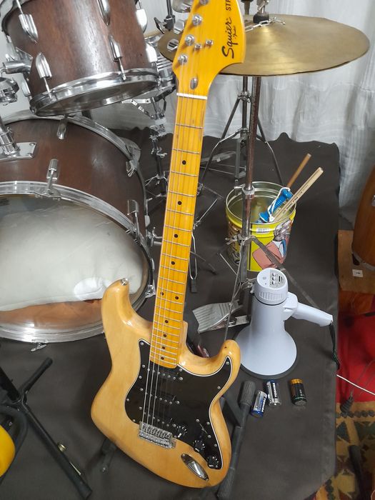 Guitarras como novas .