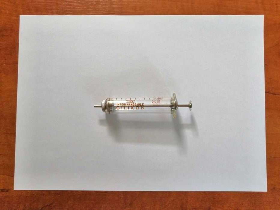 Strzykawka szklana z obsadą metalową. Kolekcjonerska. Vintage, unikat.