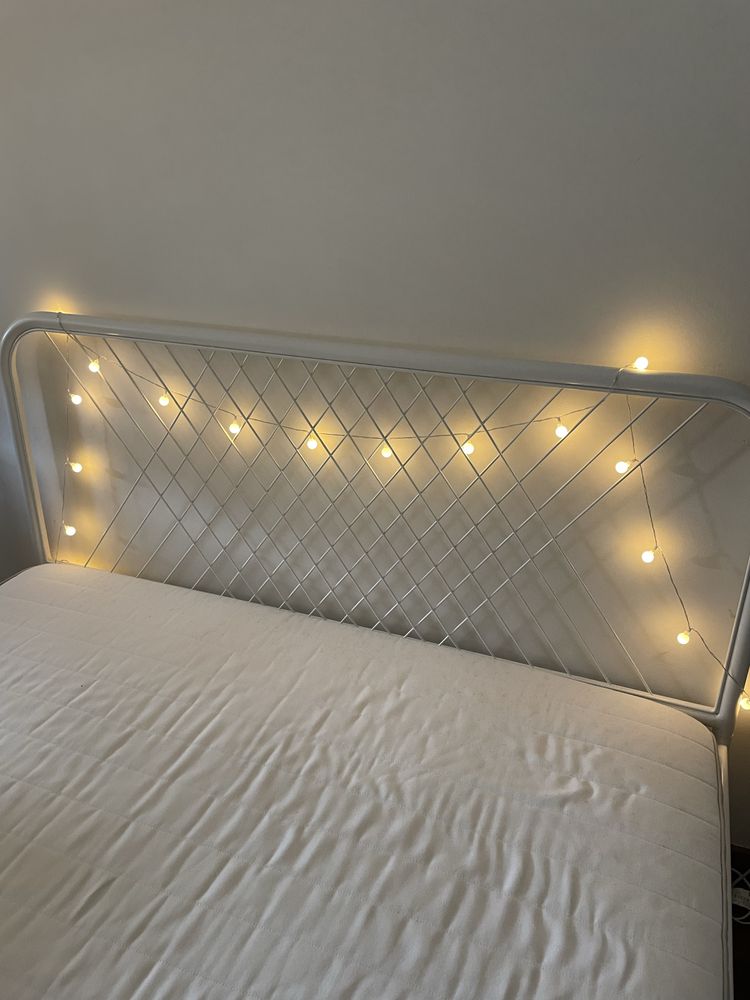 Cama de casal com estrado