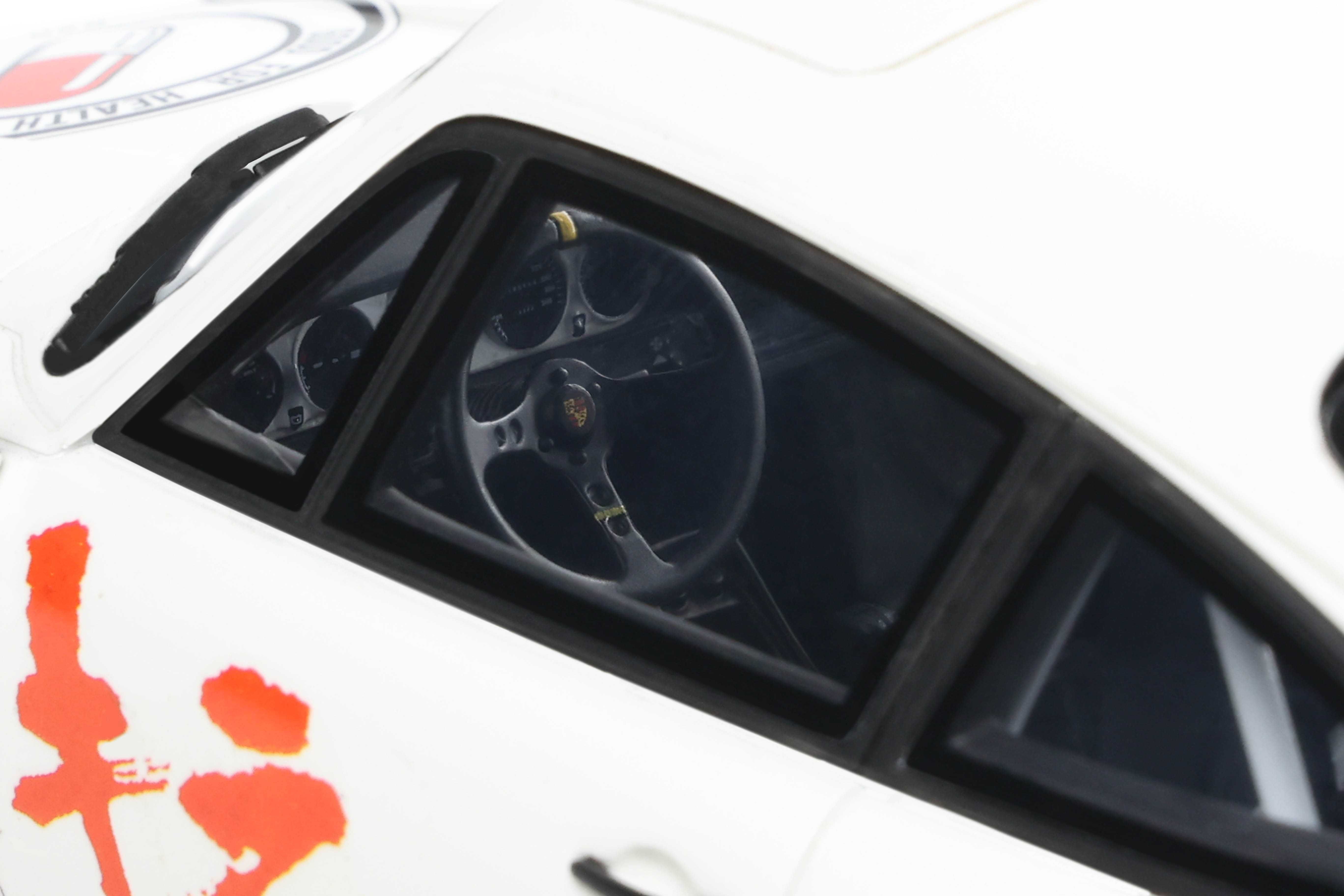 Model 1:18 GT Spirit Porsche 911 RWB Akira 2024 glacier white (GT508)