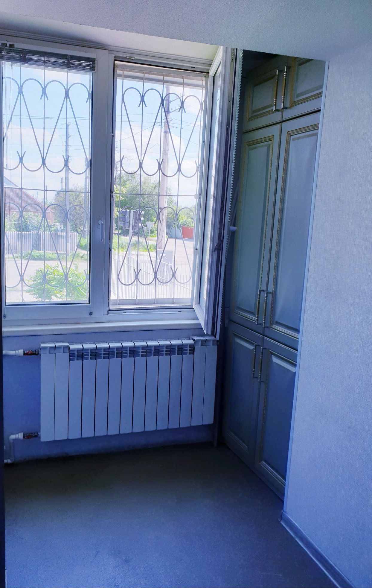 Продам : 3кімн квартира    1 поверх центр Слов'янська можна по сертифі