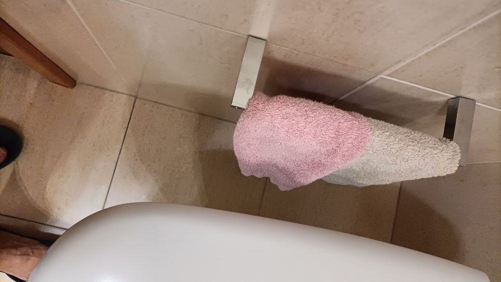 Suportes em metal para WC