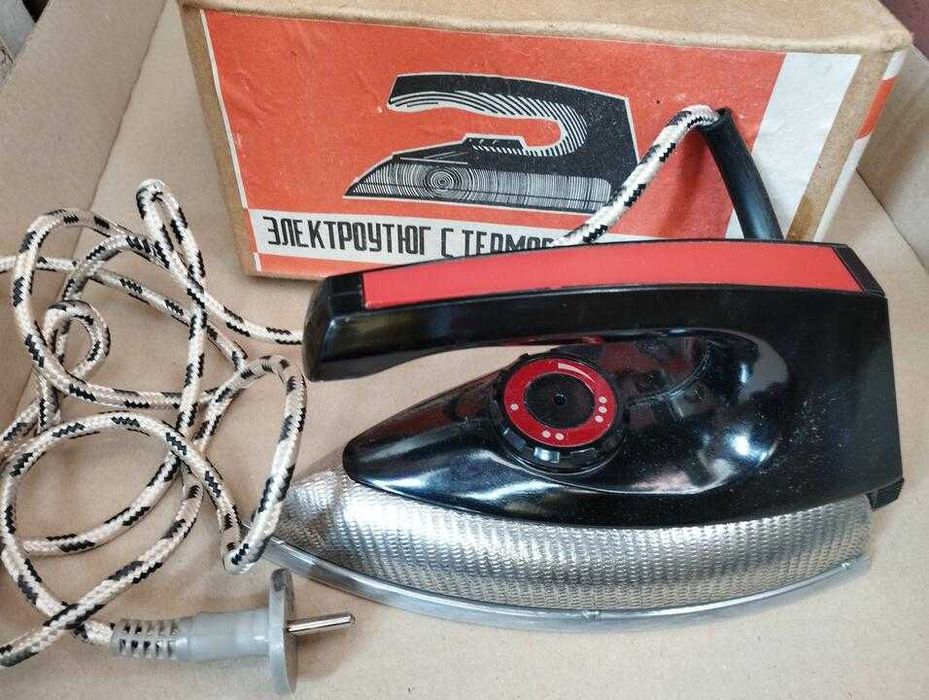 Праска (электроутюг) виробництва урср, легка. УТ1000-1.2.220