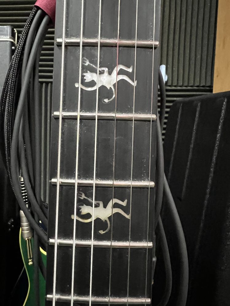 Gitara elektryczna Kirk Hammett KH-1 flying V