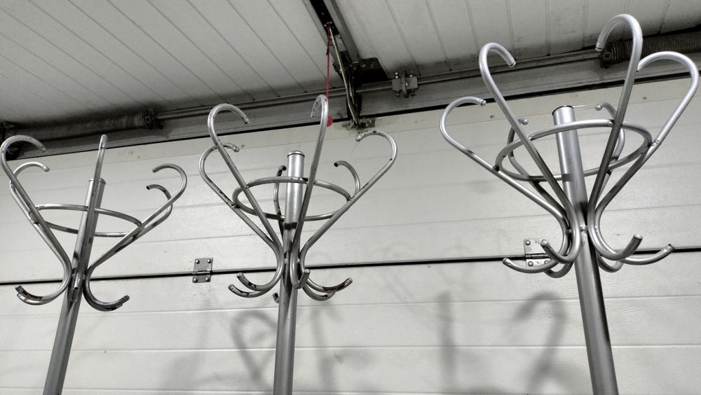 Продам вішалки .