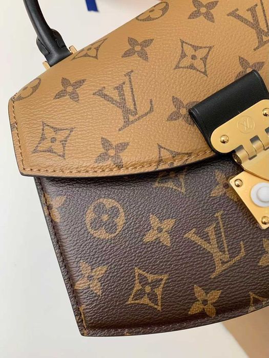 LOUIS VUITTON TILSITT – Bolsa de Ombro e de Mão Estilo Leque