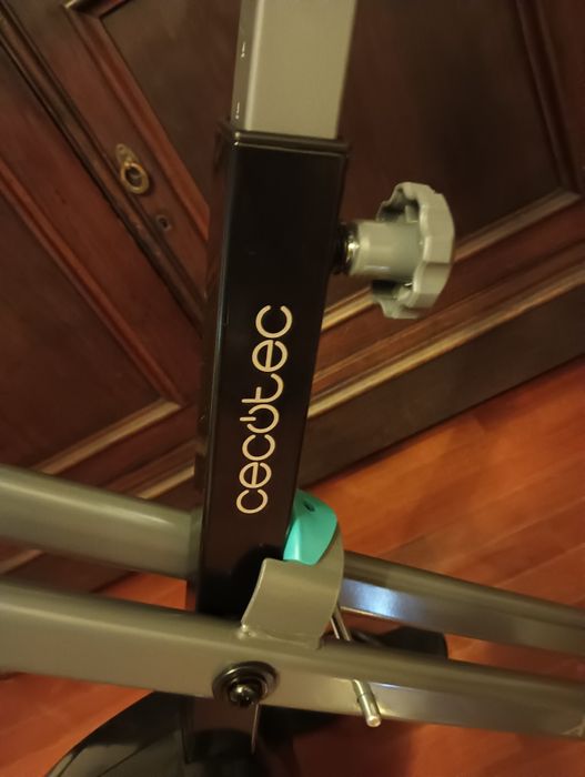 Bicicleta estática da Cecotec - NOVA
