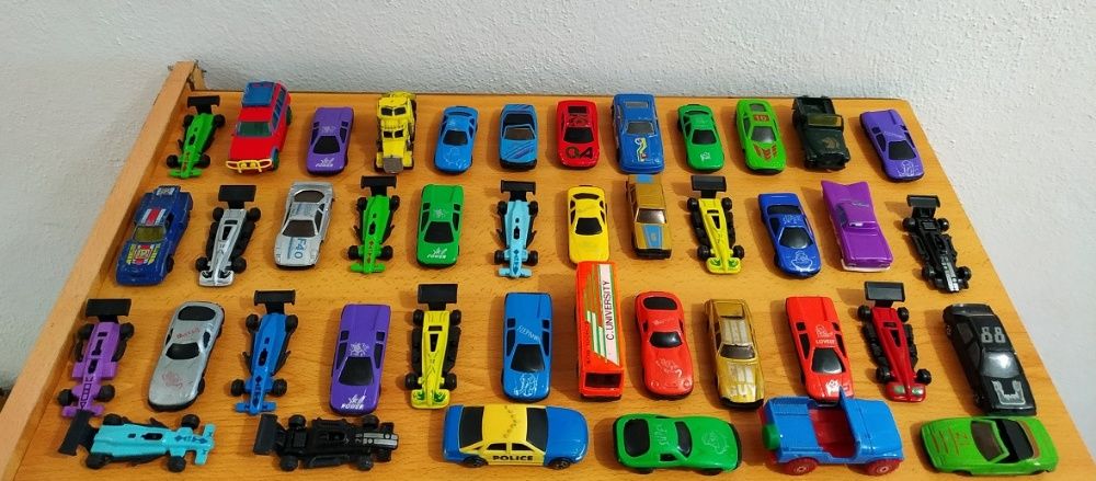 Carrinhos varias marcas - Hot Wheels