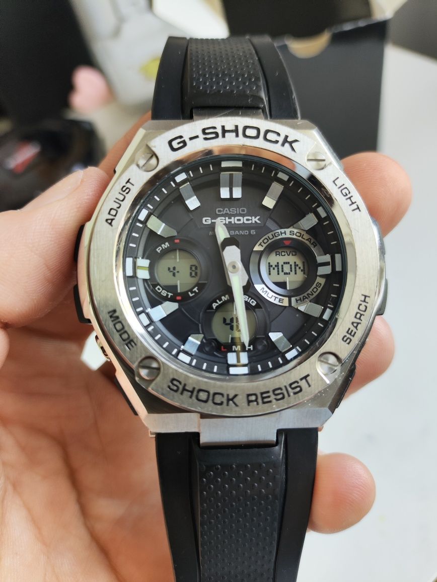 Casio G-Shock GST-W110