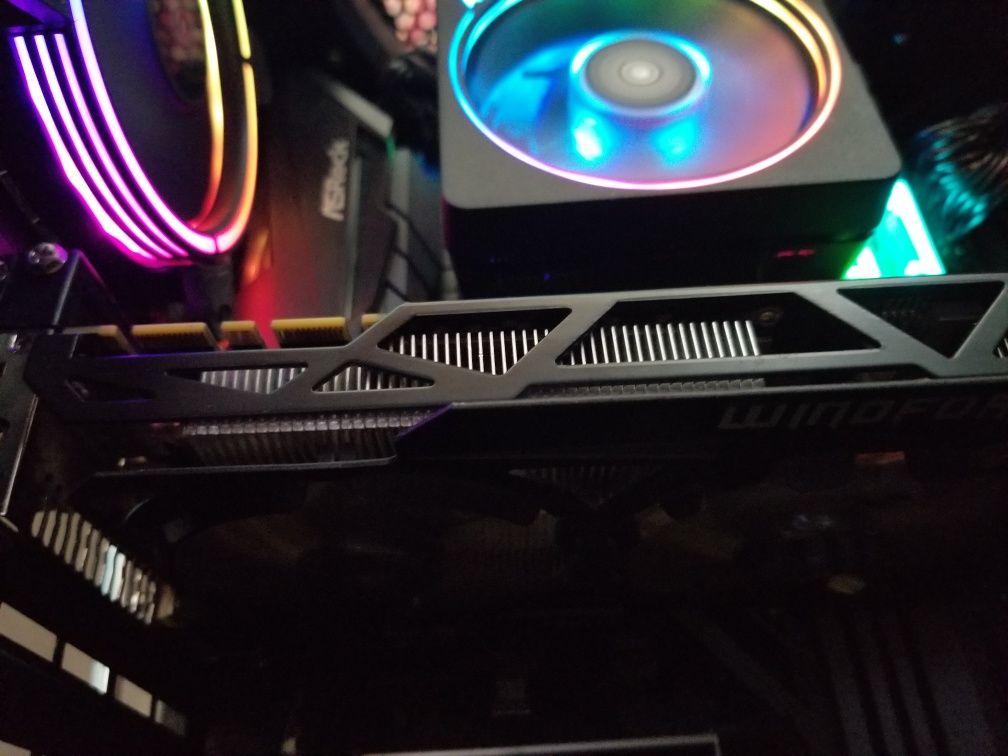 Продам відеокарту GeForce GTX 1080Ti на 11Гб