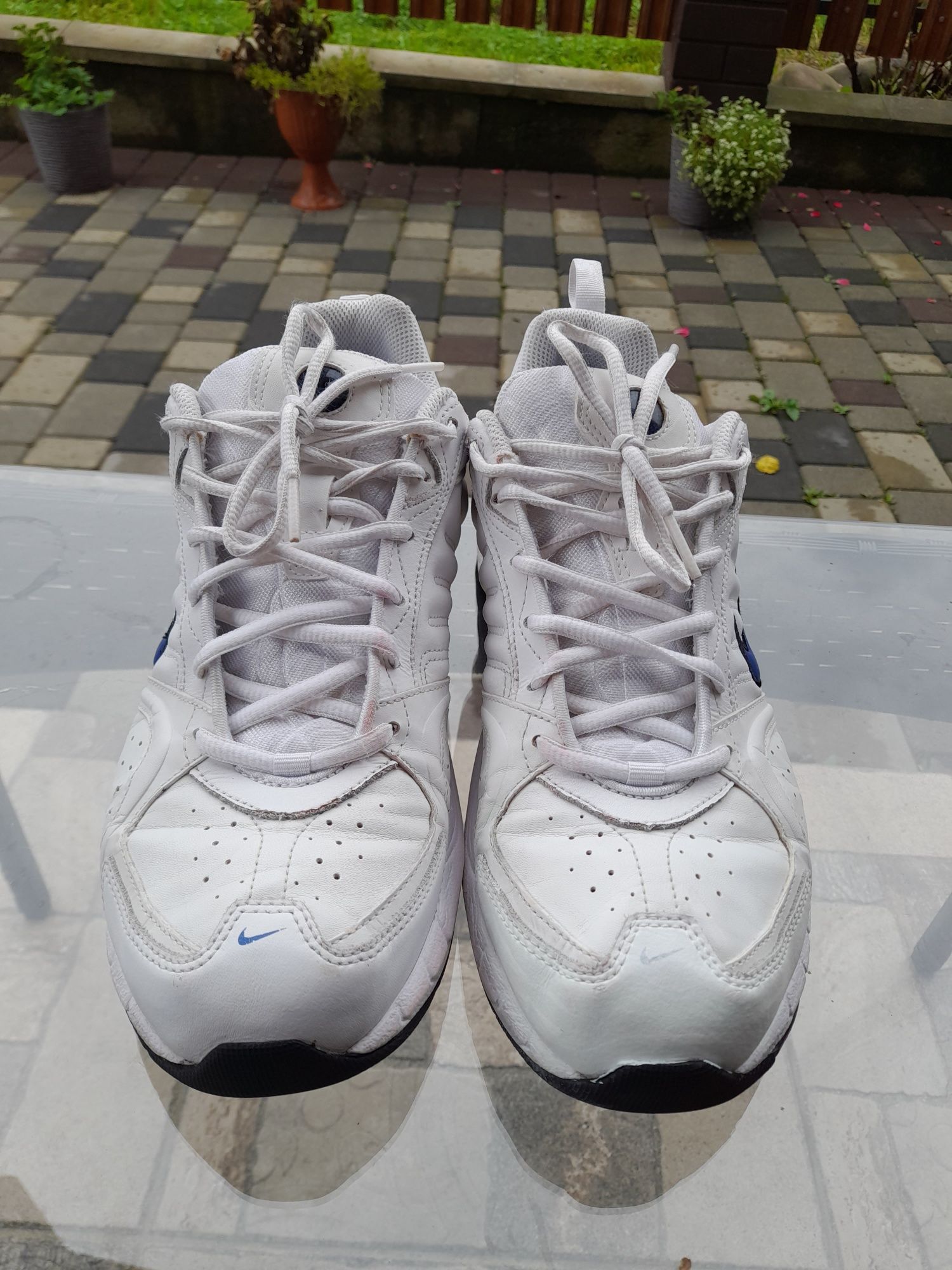 Nike Shoes Womens 9 White T Lite Sneakers Cross
