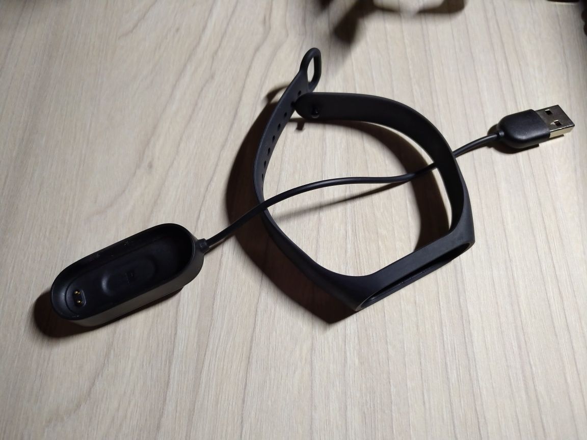 Mi Smart Band 4 - (ремінець + зарядка) оригінал. Нове.