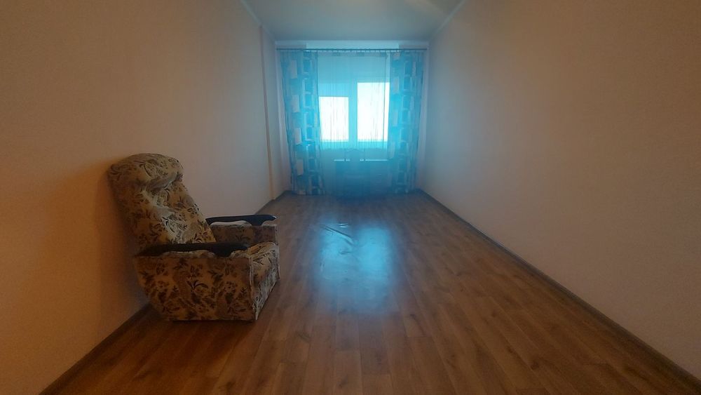 Простора 2-кімнатна квартира 73 м² вул. Миколи Закревського 93-А