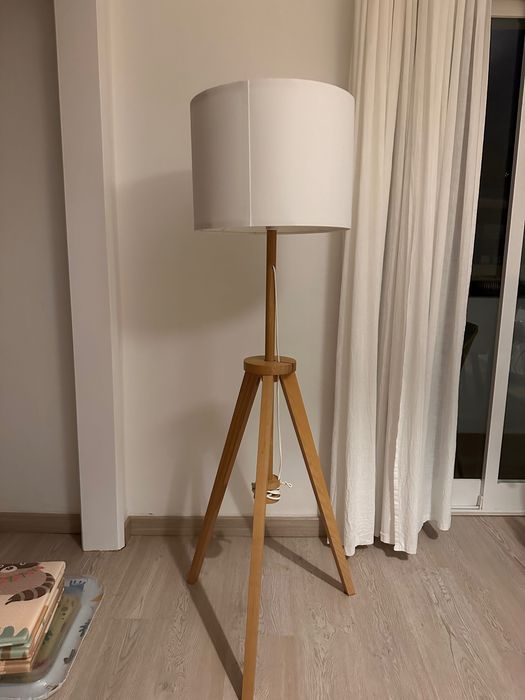 Candeeiro de pé da IKEA