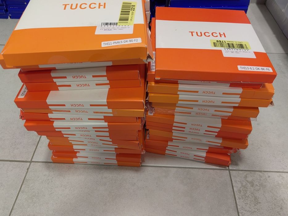 Sprzedam etui Tucch 30szt.