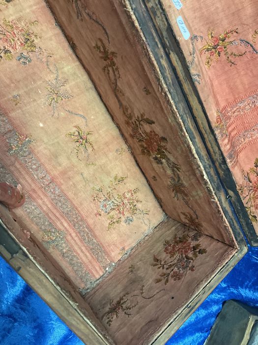 Bau antigo trabalhado