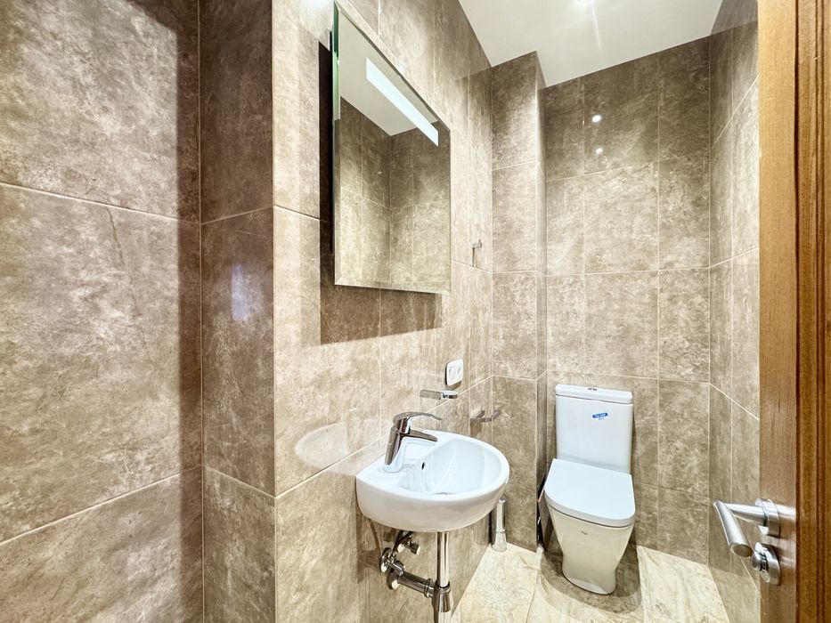 Продаж квартири 3-х кімн 118 м2 на Ливарна 9