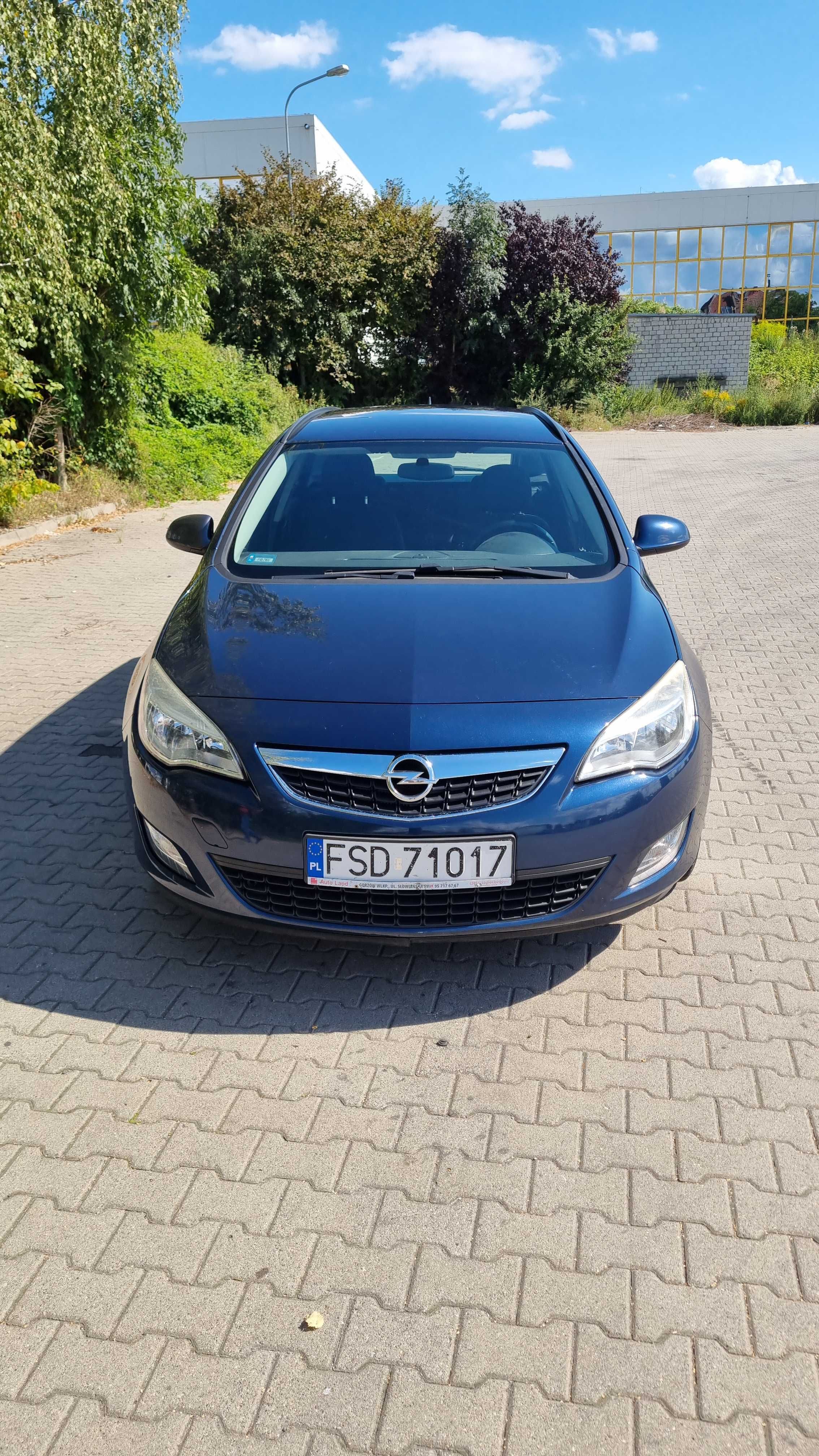 Opel Astra J 2012 1,4 Benzyna Turbo 120 KM