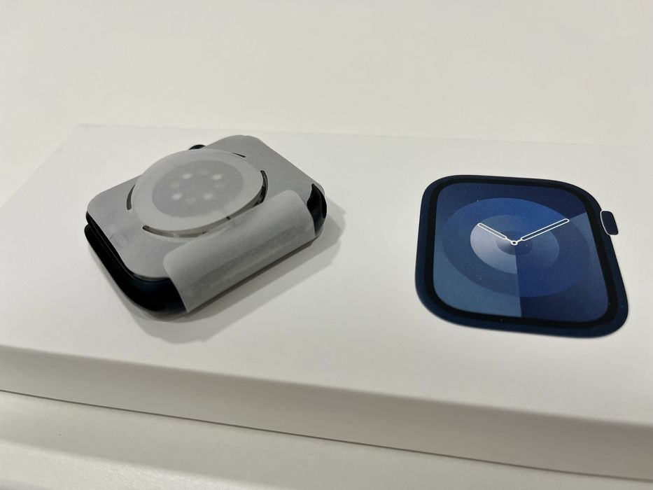 Apple Watch Series 9 (Cellular) Aluminum 45MM