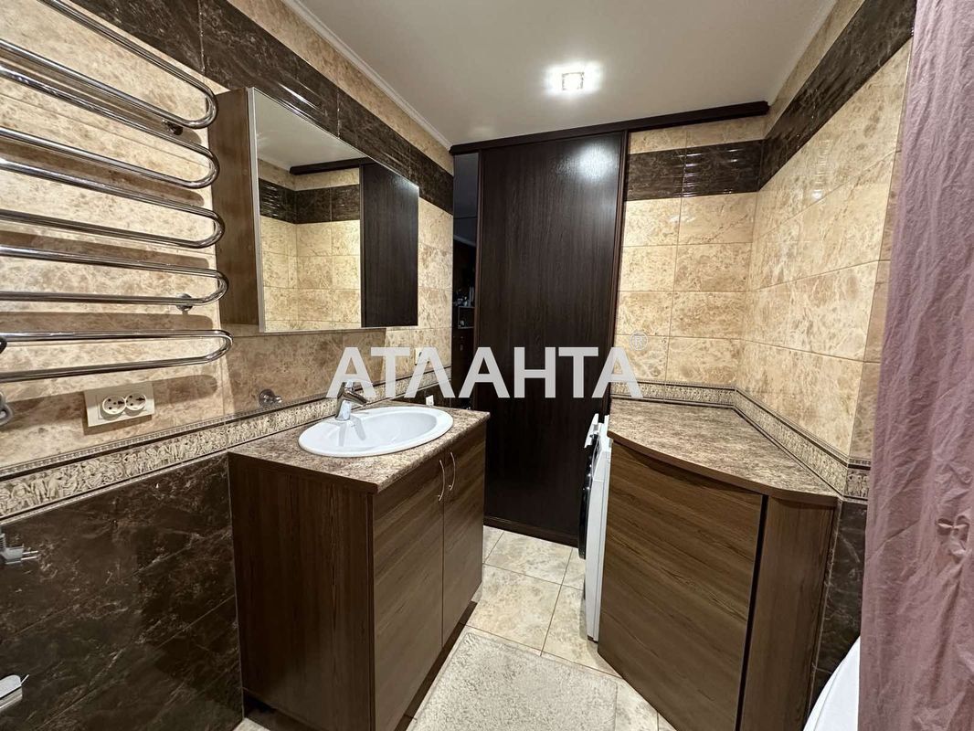 Продам 3 комн., Гайдара, Черёмушки, с ремонтом.