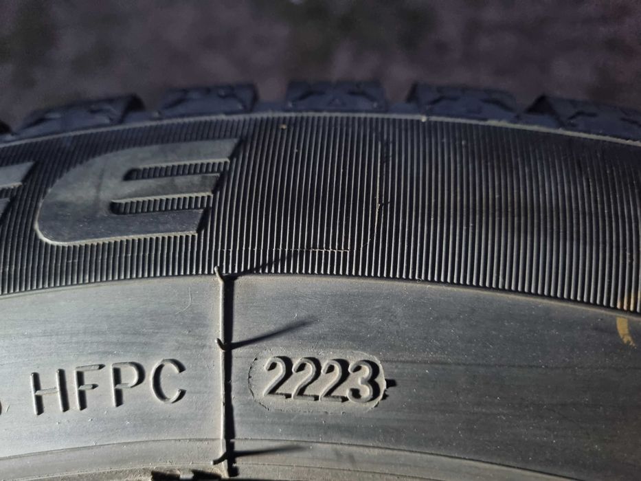 Felgi VW z oponami  215/55/16 zima jeden sezon.