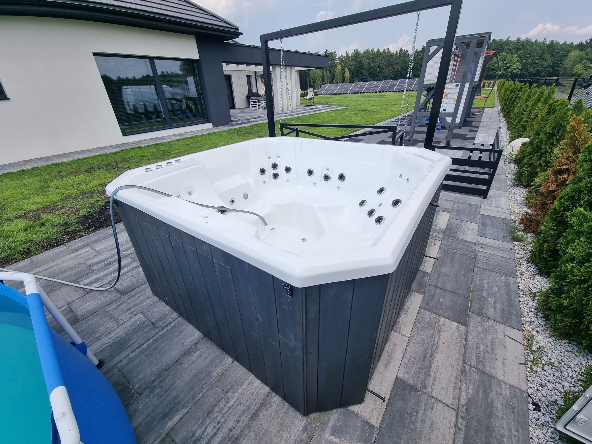 Jacuzzi ogrodowe balia ogrodowa