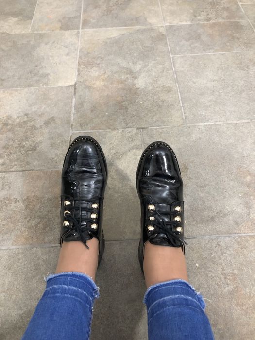 Sapatos em pele,  tamanho 40