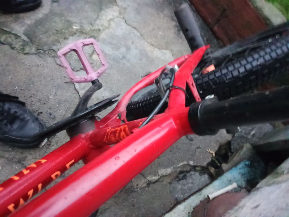 BMX semi-nova (precisa reparo na corrente)