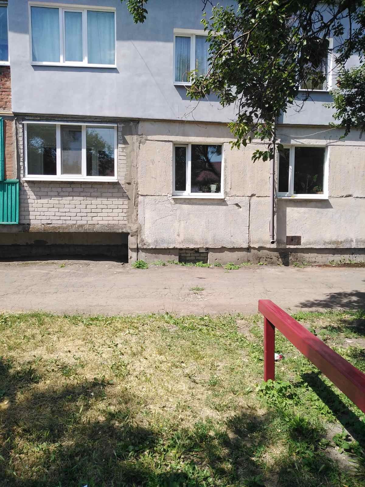 4 комнатная квартира, продам. 160 км .от Харькова.