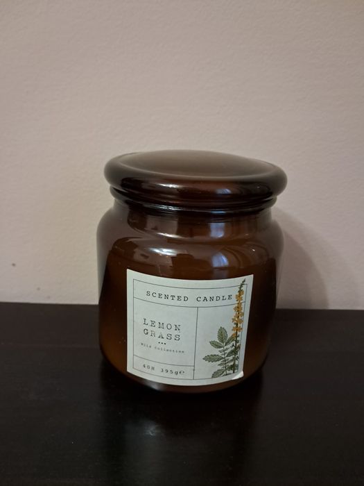 Нова свічка scented candle